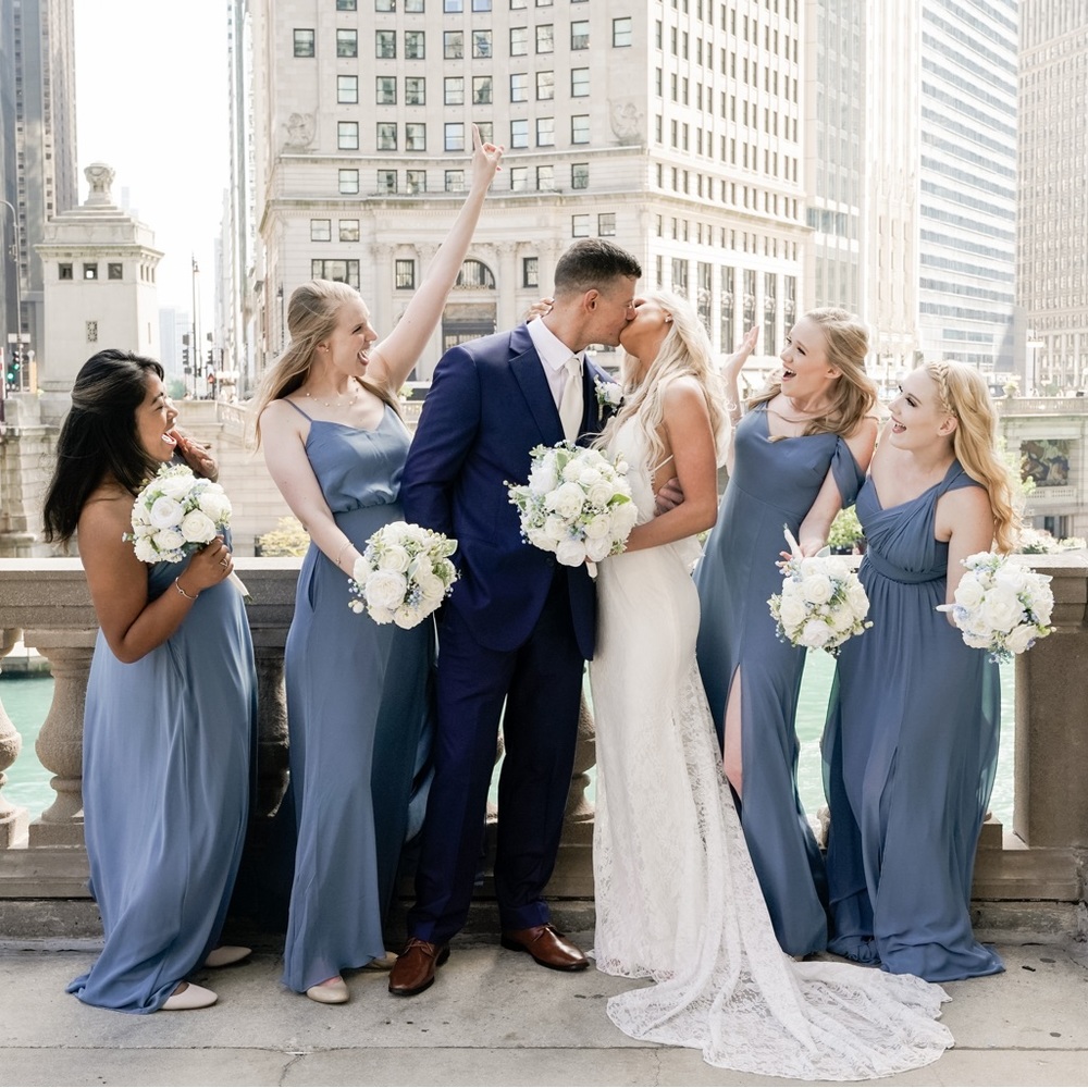 Bride and 4 bridesmaids Bouquets